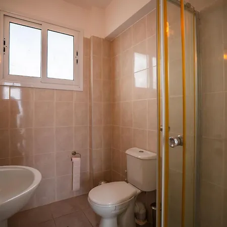 Villa 3-bedroom In Family Friendly Area Vasilia