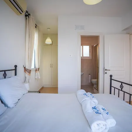 3-bedroom In Family Friendly Area Vasilia