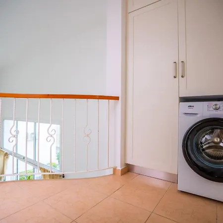 3-bedroom In Family Friendly Area Βασίλεια
