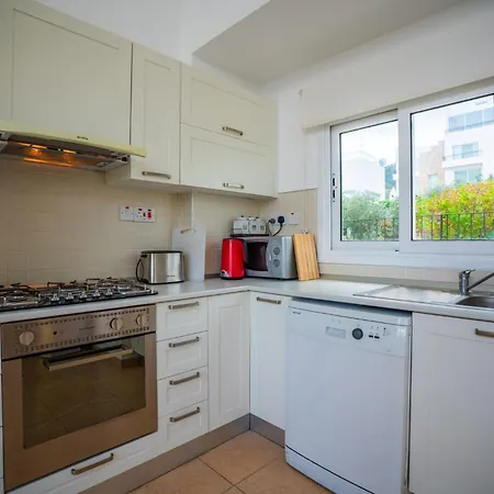 3-bedroom In Family Friendly Area