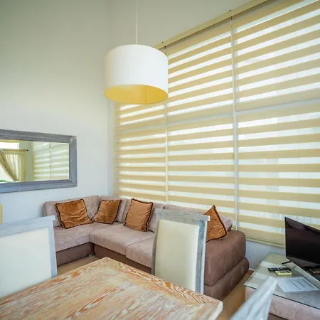 Villa 3-bedroom In Family Friendly Area Vasilia