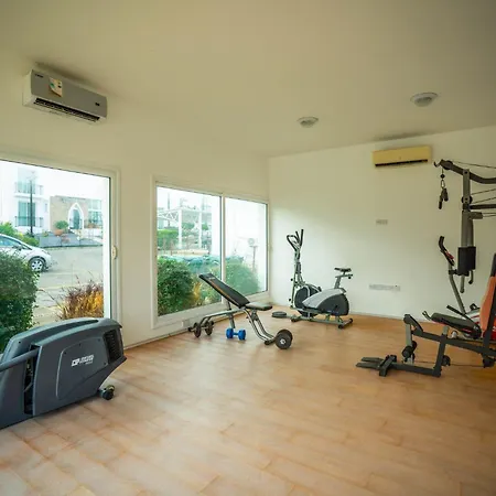 Villa 3-bedroom In Family Friendly Area *