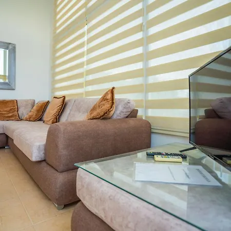 3-bedroom In Family Friendly Area * Vasilia